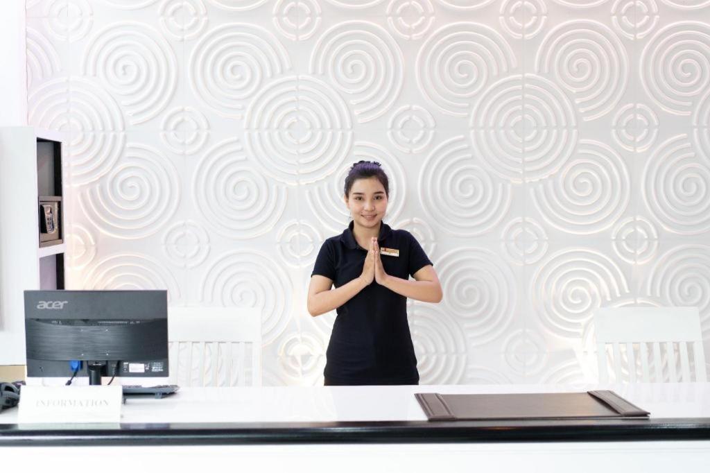 Kim Lung Airport Hotel Patong Exterior foto